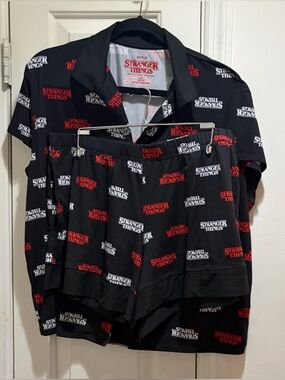 Netflix Stranger Things 2-PieceBlack  Pajama Set with Red & White Logo Print